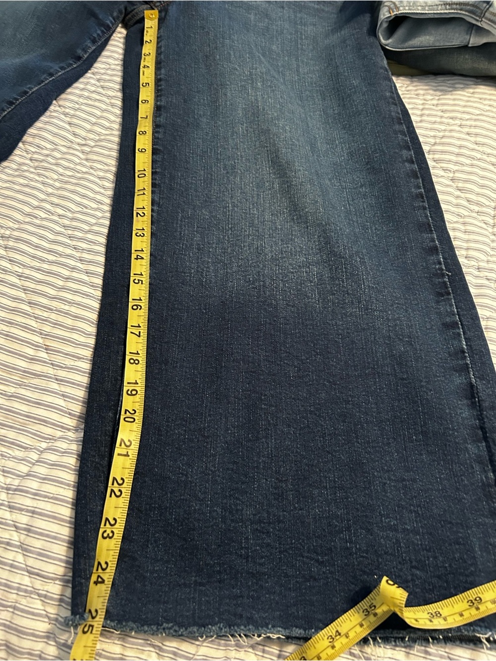 Ladies size 32/14 wide leg high rise button up jean. - Picture 7 of 10